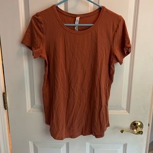 LULULEMON TEESHIRT